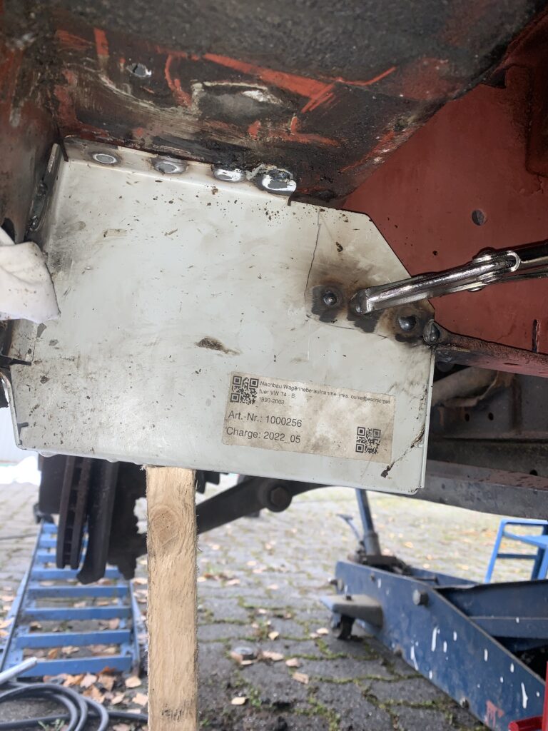 VW T4 Wagenheberaufnahme Schritt 6