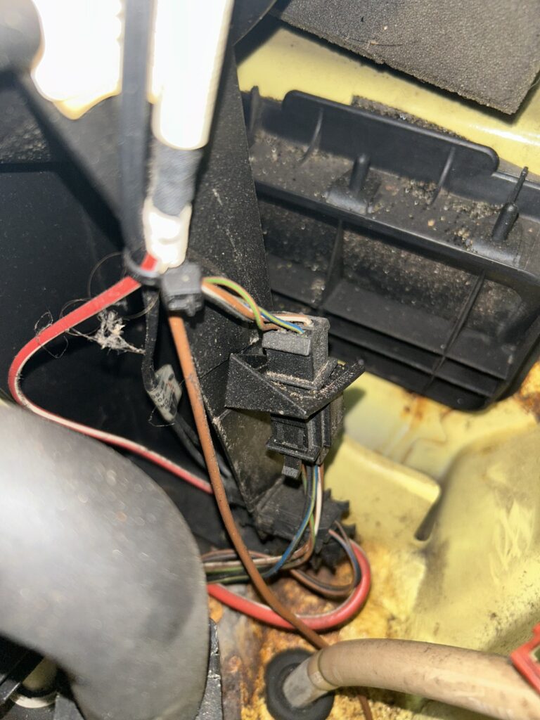 VW T4 Klimablech Schritt 2
