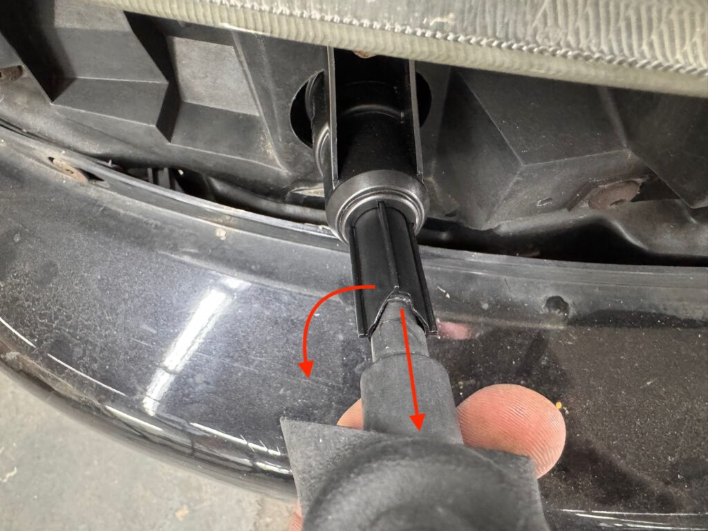 SRA-Düse beim VW T4 Ausbauen